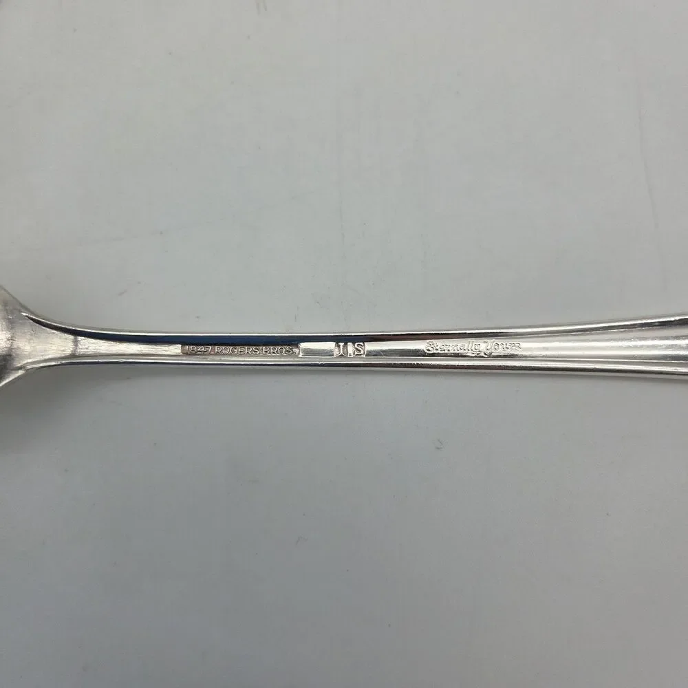 1847 Rogers Bros Eternally Yours Silverplate 4 Piece Place Setting Pierced